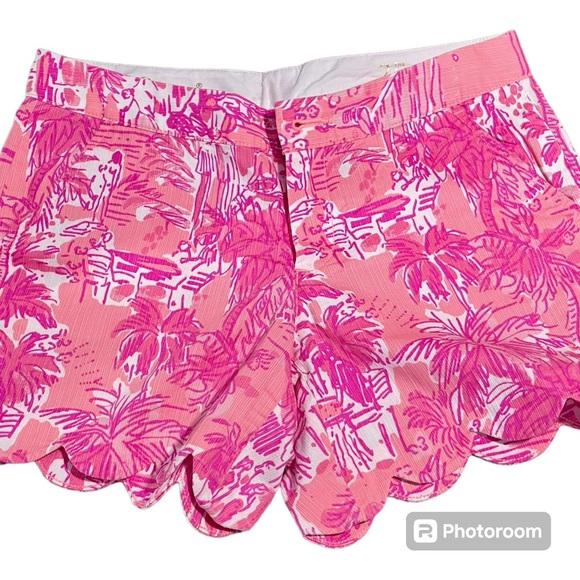 Lilly Pulitzer Pants - LILLY PULITZER Buttercup Short in shades of pink &white/scalloped hem EUC size 2